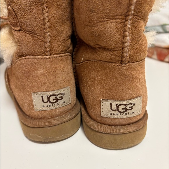 UGG Bailey Button Triplet Boot, size 36 - Picture 6 of 7